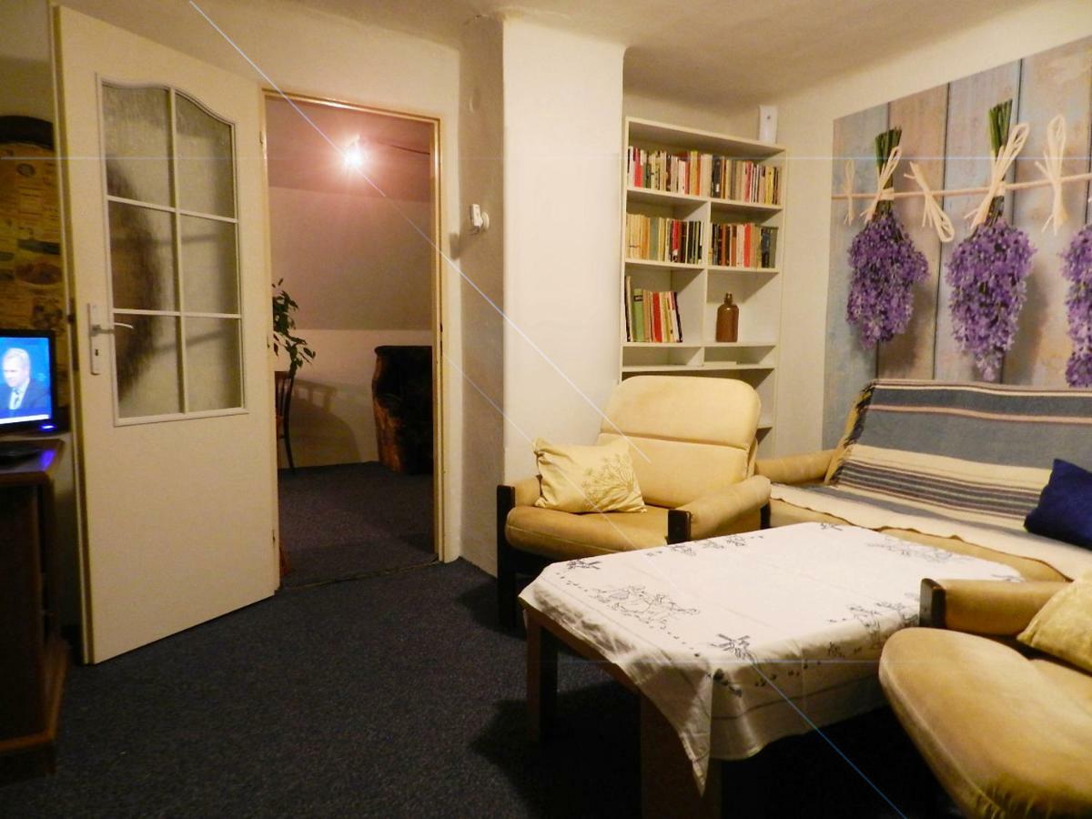 Romanticky Apartman U Veze Zelezna Panna Чеське Будєйовіце Екстер'єр фото